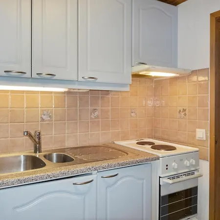 Jaervelae By Interhome 度假居